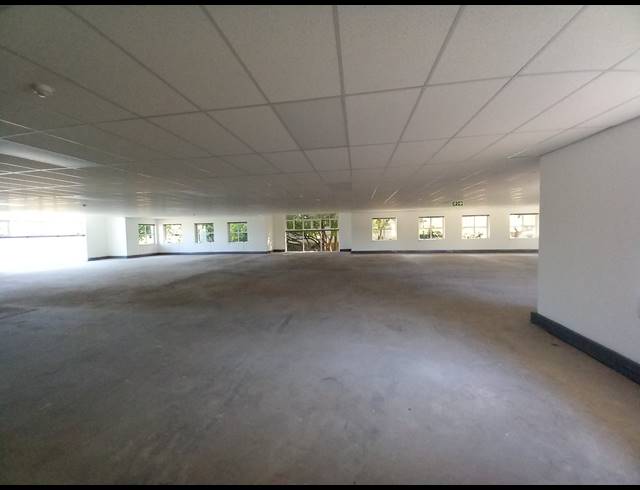 690M² OFFICE TO LET IN BRYANSTON